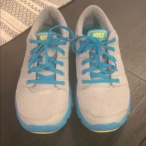 Women’s Nike sneakers